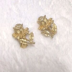Vintage 60's/70's Goldette Floral Rhinestone  Clip Earrings
